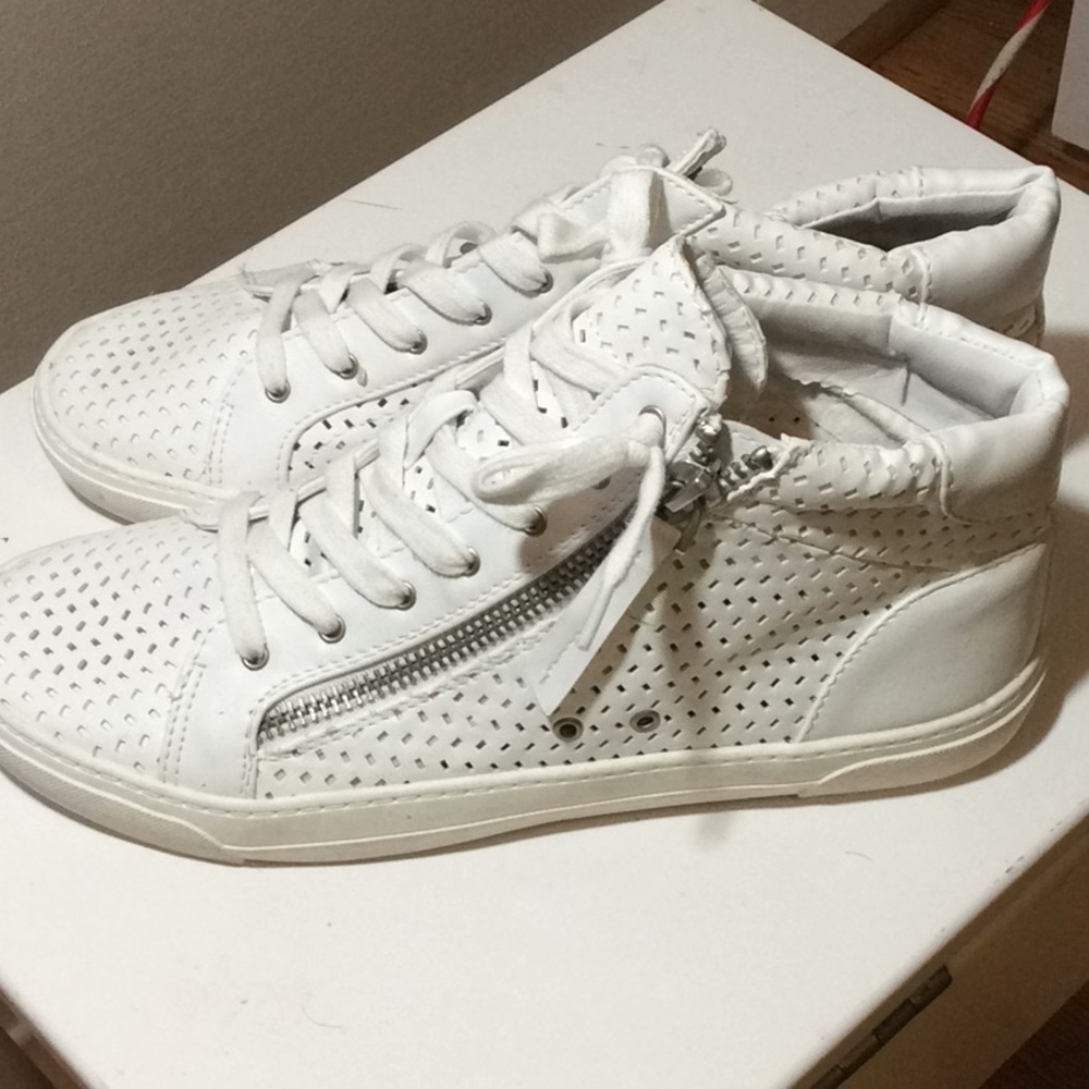 Stylish All white Sneakers!